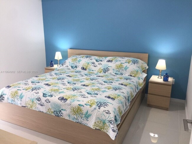 Building Photo - 5300 Paseo Blvd