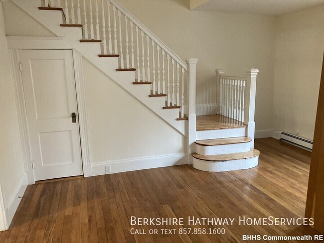 Building Photo - 36 Park Ave