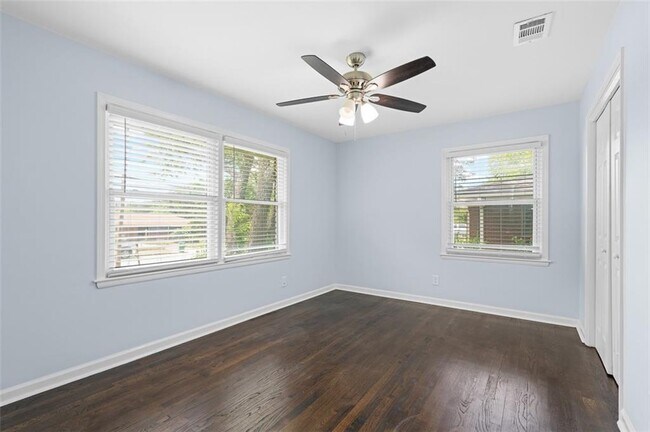 Building Photo - 1824 Atherton Dr