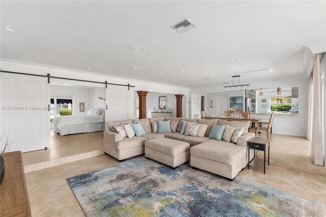 Building Photo - 4902 N Travelers Palm Ln