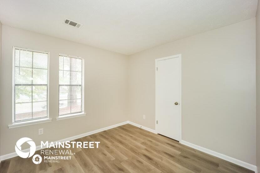 Building Photo - 7767 Park Ln