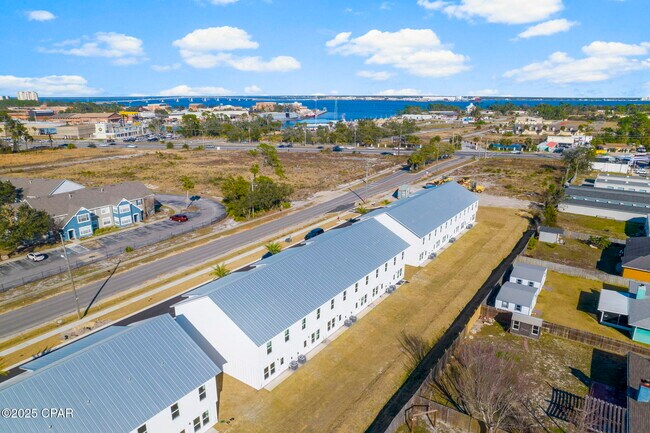 Building Photo - 7031 Patronis Dr