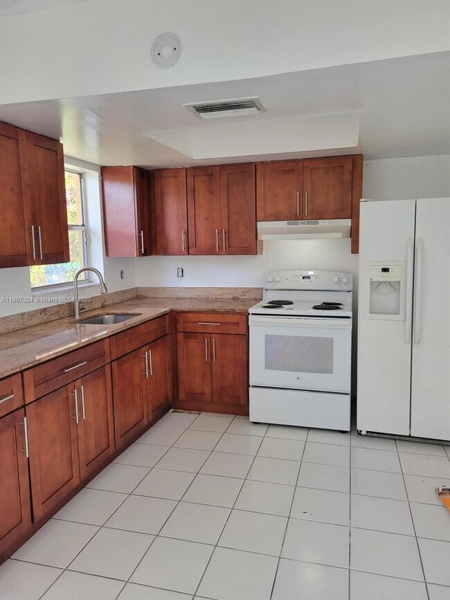 Building Photo - 2500 NW 52nd Ave