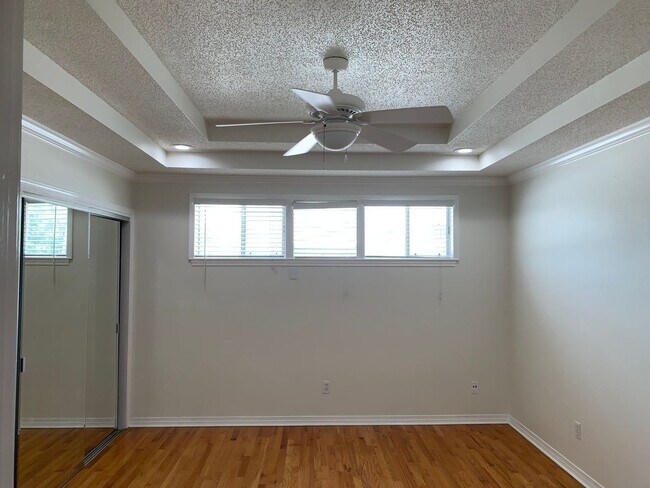 Building Photo - 2855 St Charles Ave