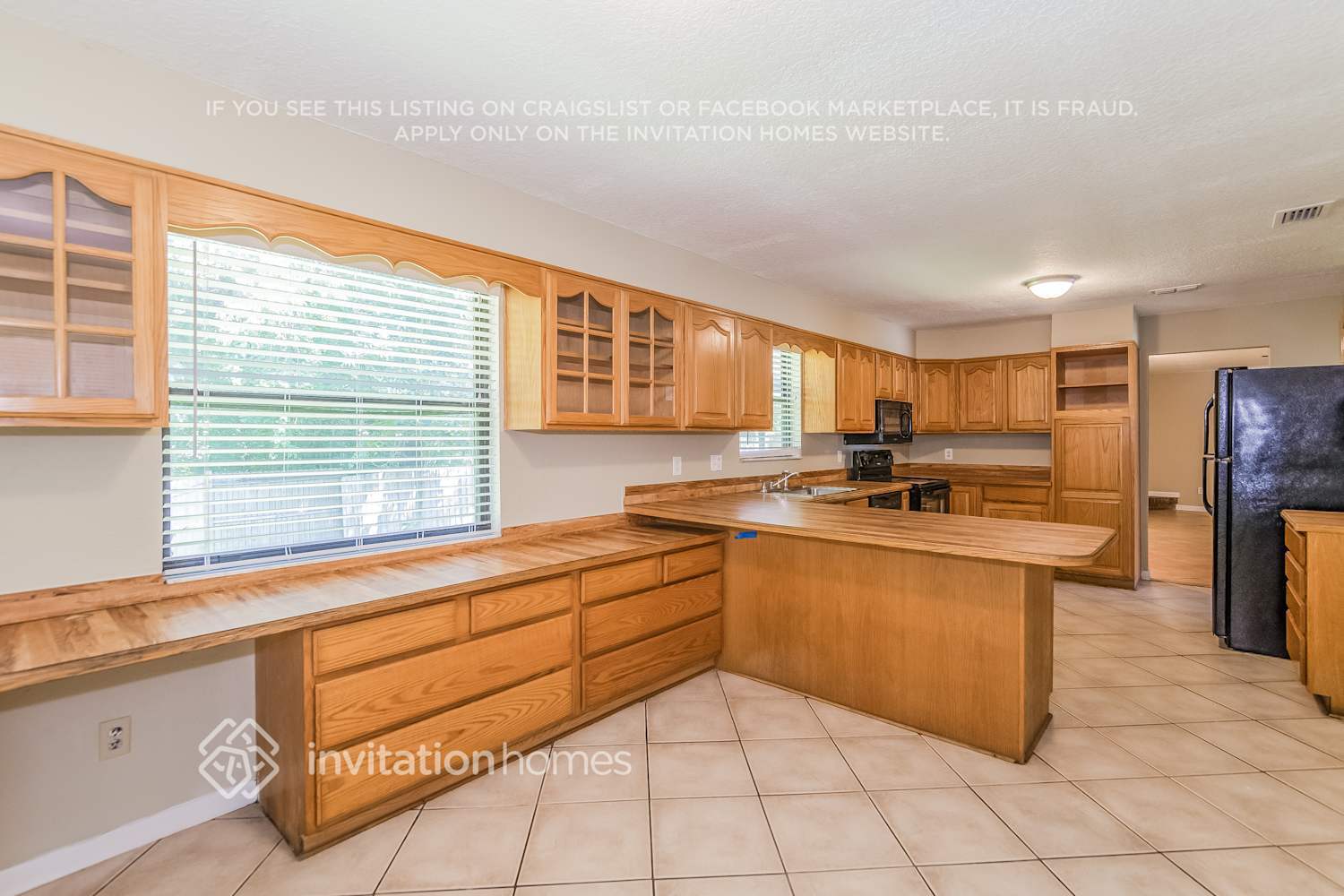 Building Photo - 8323 Country Creek Blvd