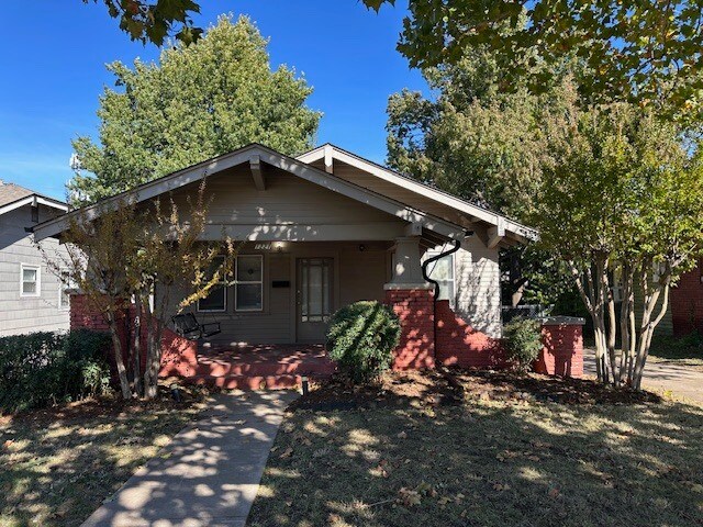 Primary Photo - 1221 NW 42nd St