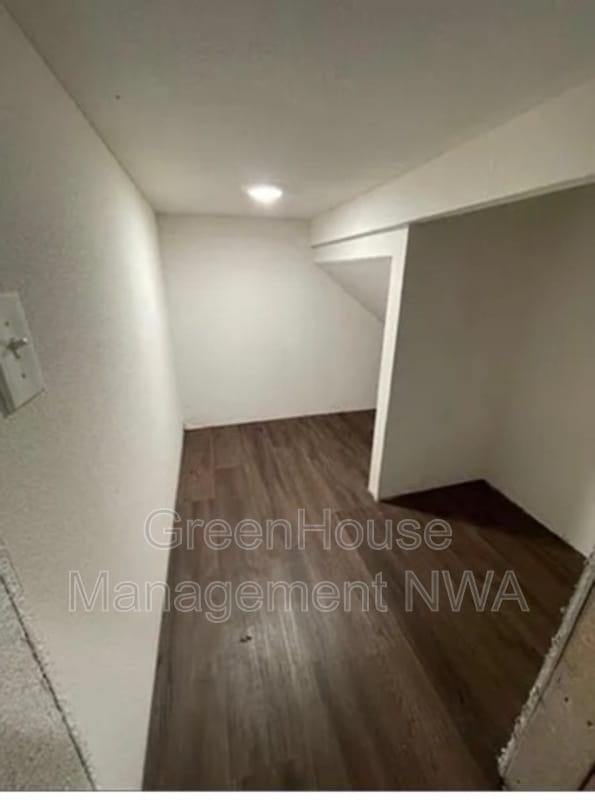 Building Photo - 503 S 7th St