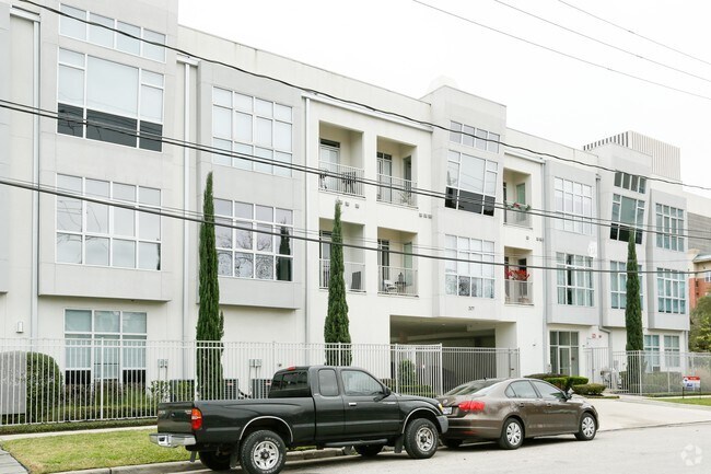 Primary Photo - Pierce Street Midtown Flats