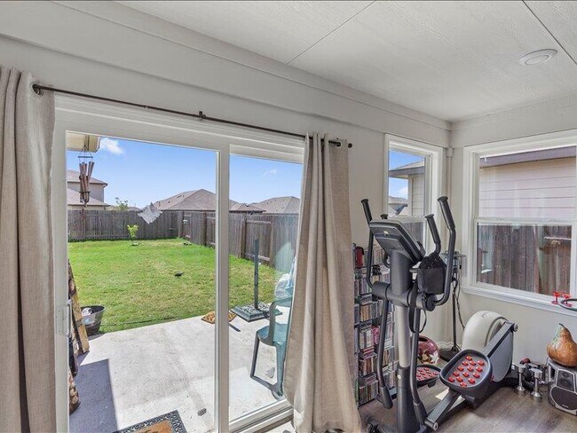 Building Photo - 200 Grapefruit Rd