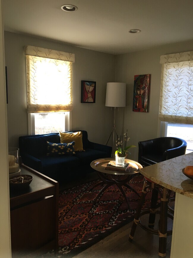 Building Photo - 705 Spring House Circle