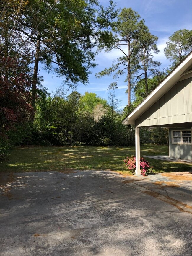 Building Photo - 107 Greenbriar Trail