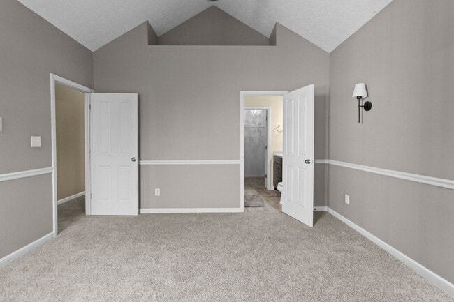 Building Photo - $200 OFF FIRST 2 MONTH'S OF RENT FOR 14+ MONTH LEASE!