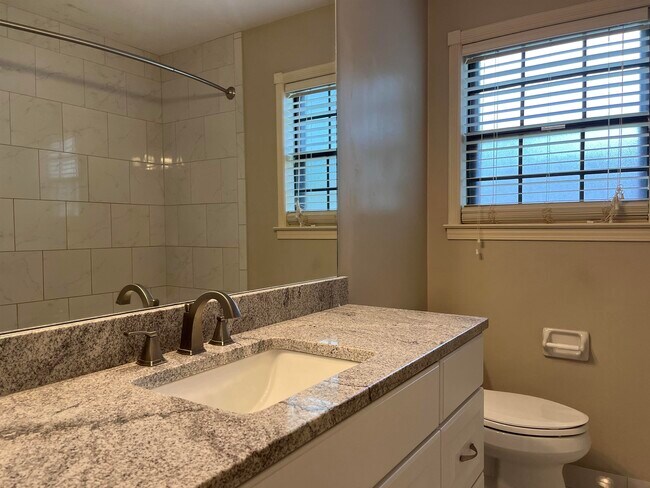 Building Photo - 1800 Allenby Rd