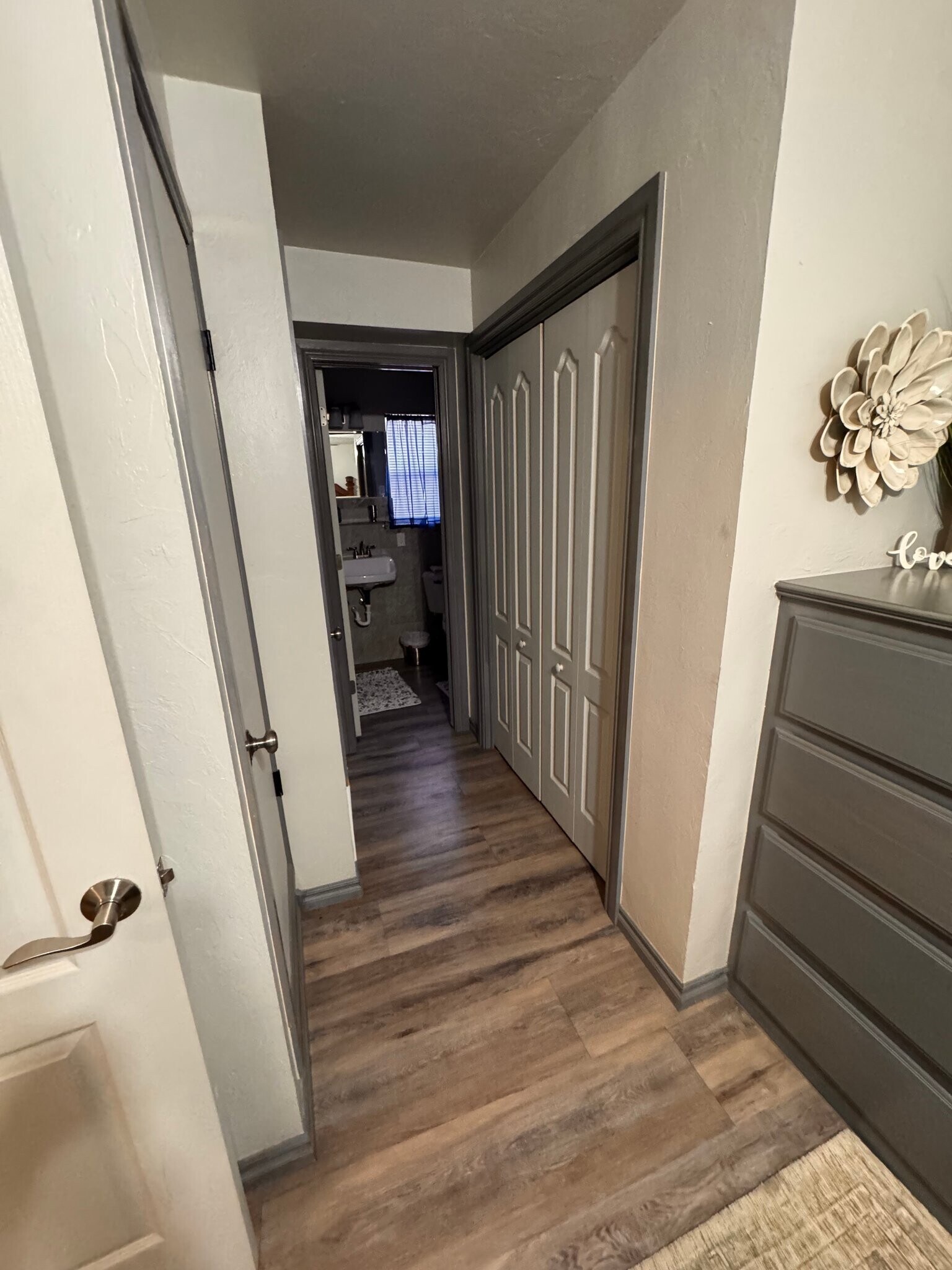 Building Photo - 1207 W Gore Blvd