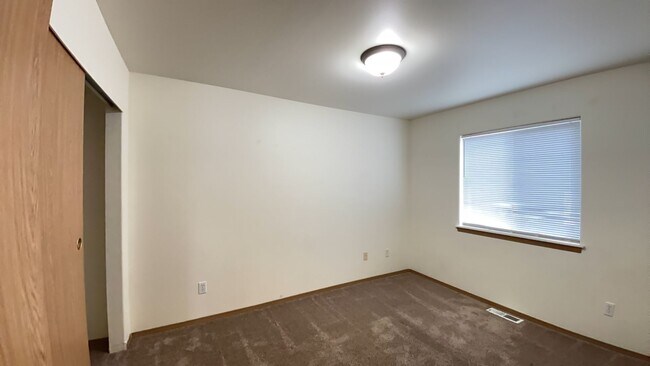 Building Photo - CM#4