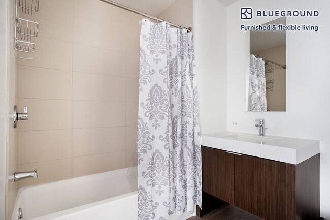 Building Photo - 18 10th St