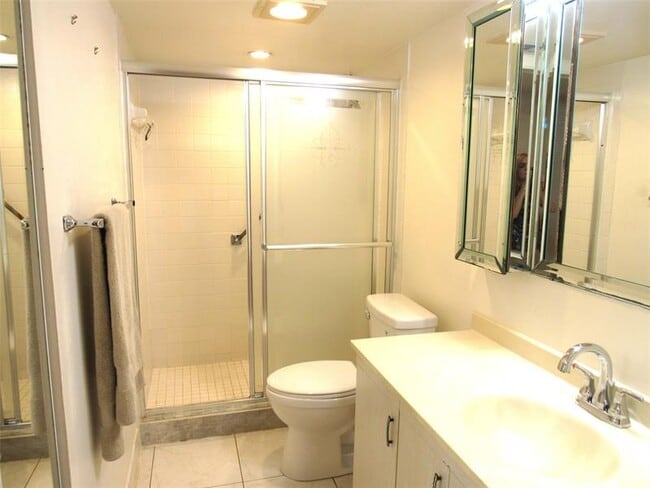 Building Photo - 2804 Victoria Way