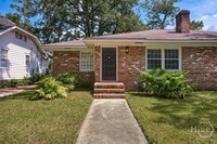 Building Photo - 916 Maupas Ave
