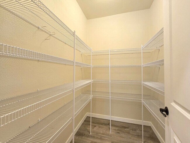 Building Photo - Bright & Spacious 4-Bedroom Home for Rent ...