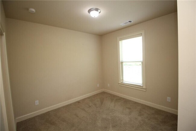 Building Photo - 1665 Gallant Fox Ln