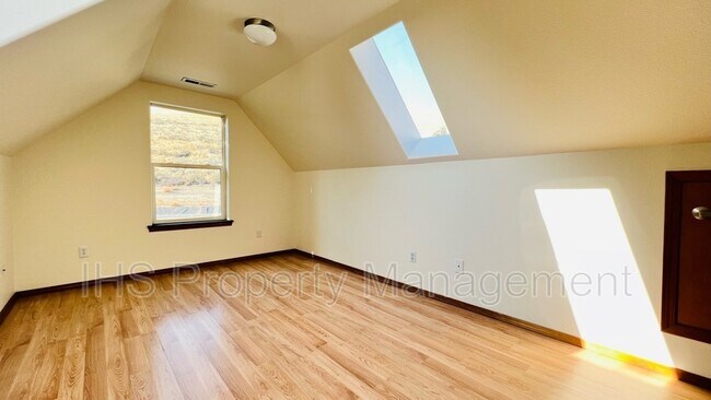 Building Photo - 5131 Milky Way