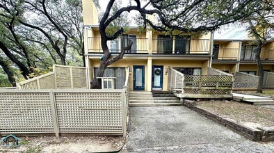 Building Photo - 8642 Fredericksburg Rd