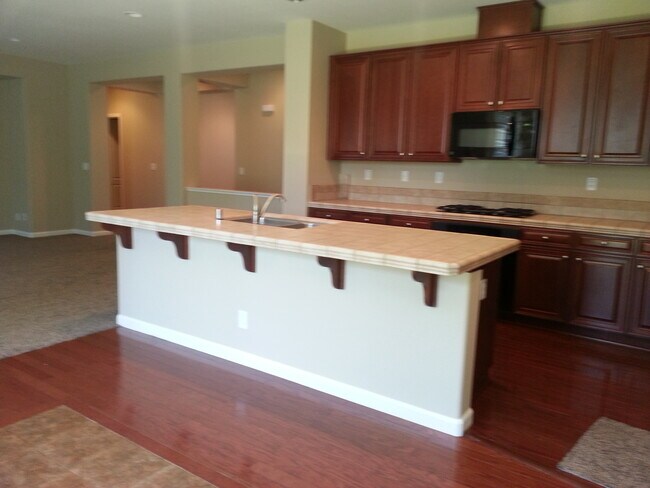 Building Photo - Coming up FOR SALE! Like New Super clean 3/2 West Fresno single story in Central Unified