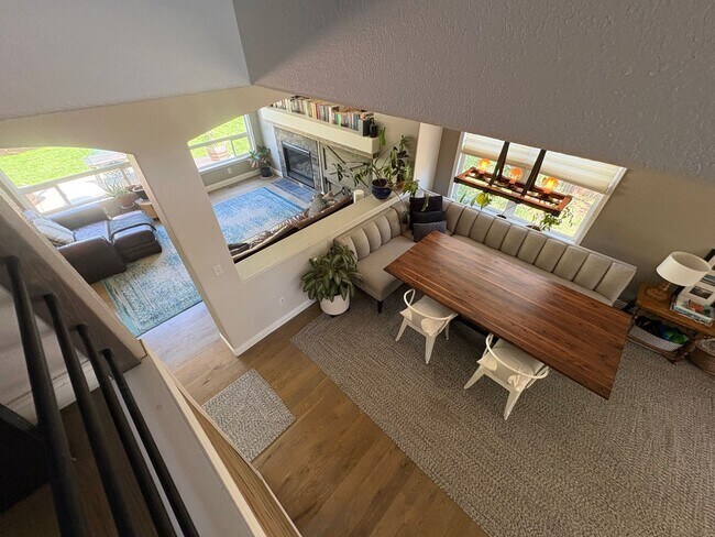 Building Photo - High-End 4 Bed 3.5 Bath Home Next to Arapa...
