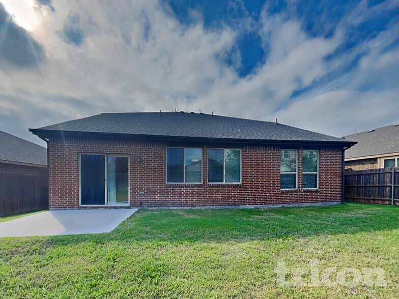 Building Photo - 423 Hayes St