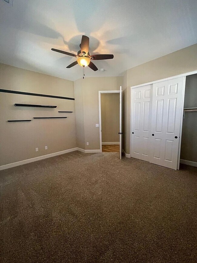 Building Photo - 342 Desert Chukar Dr