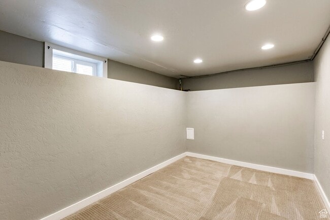 Building Photo - Lovely Liberty Wells Home! TWO Car Garage!...