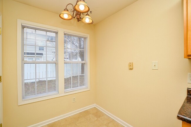 Building Photo - Charming 3 Bed, 2 Bath Home with fenced back yard!-**PRIMARY ON THE MAIN** COMING SOON!!!