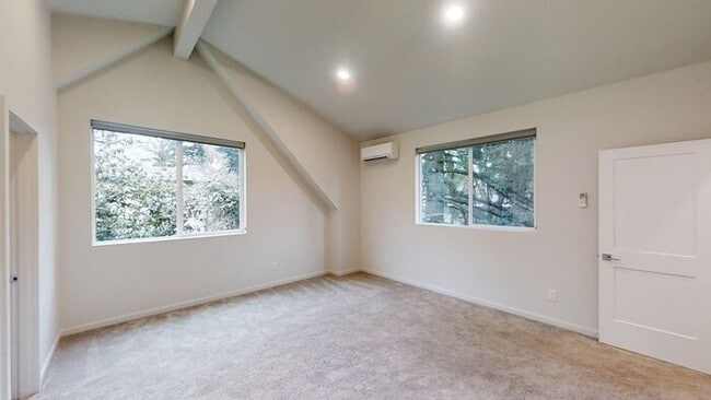 Building Photo - Modern Luxury Townhome: Convenient Urban L...