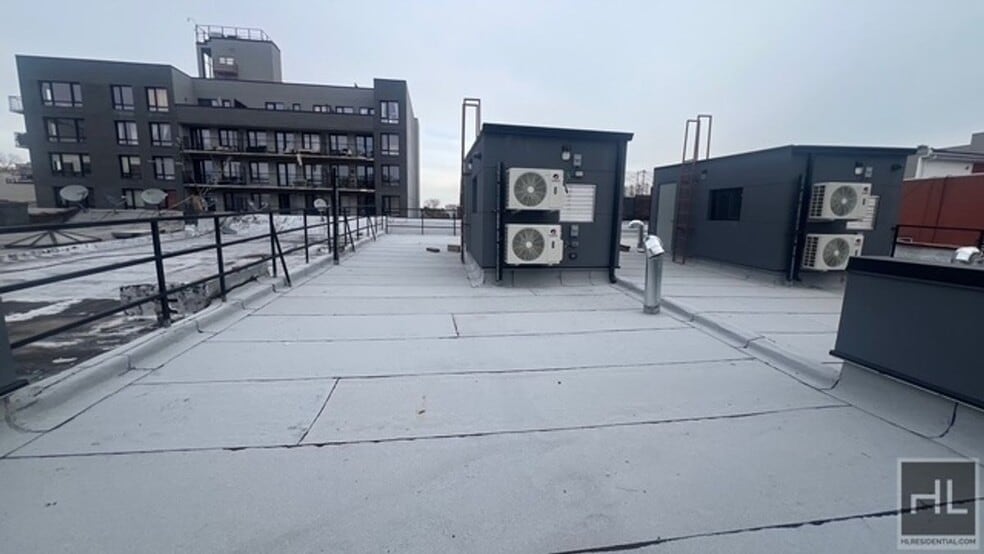 Building Photo - 900 Rogers Ave