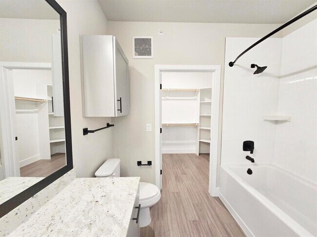 Building Photo - 13505 Burnet Rd