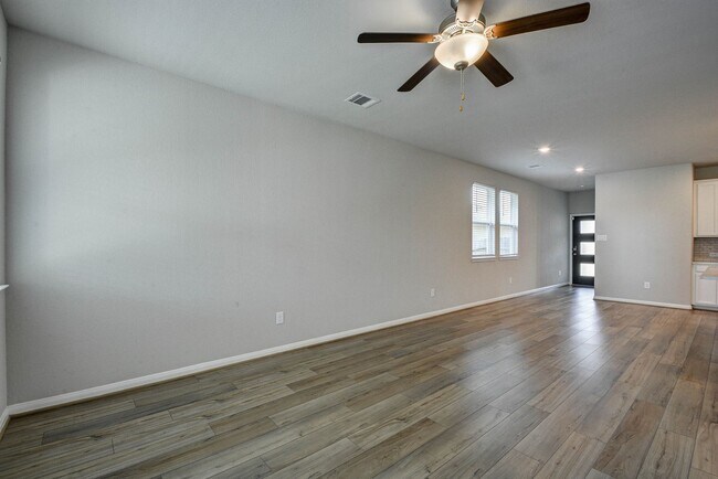 Building Photo - 18572 Meadow Point Ln