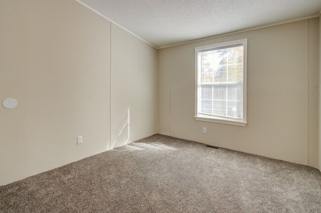 Building Photo - 435 Capers Dr