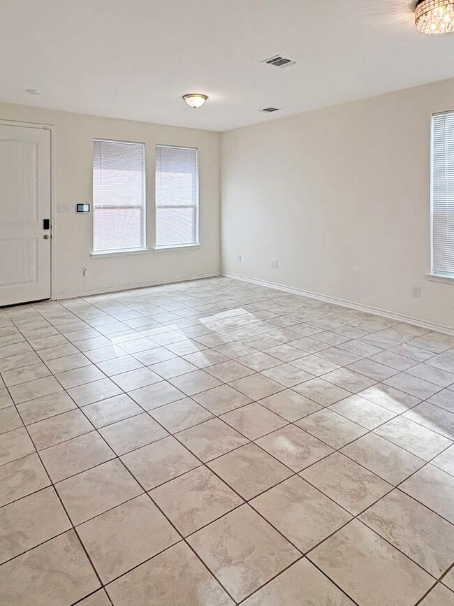 Building Photo - Contemporary Living in Seguin – Over 2,400 Sq Ft of Comfort