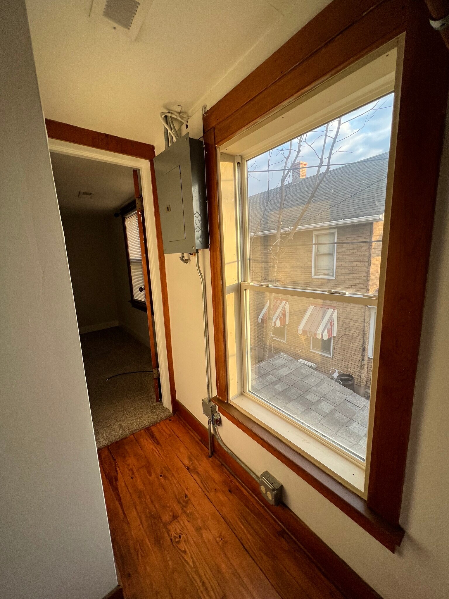 Building Photo - 317 Freehauf St