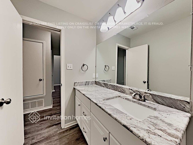 Building Photo - 3724 Periwinkle Dr