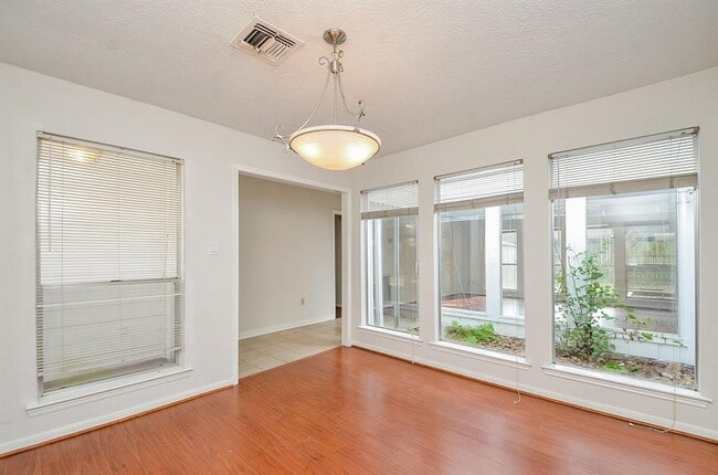 Building Photo - 15815 Boulder Oaks Dr