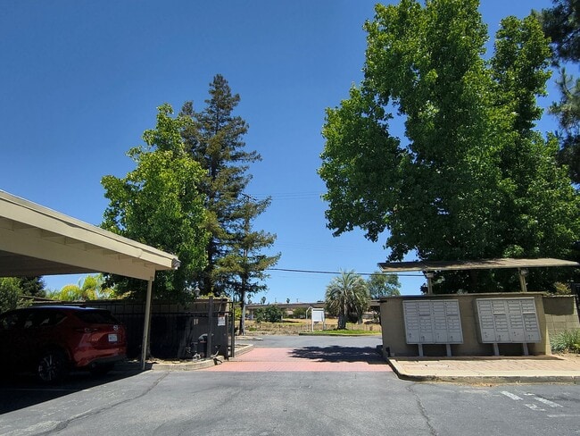 Building Photo - 1BED/1BATH Condo Located in a Quiet Area of Downtown Concord, Ca!!