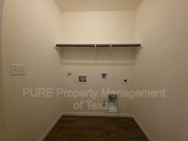 Building Photo - 417 Cinnamon Teal Ln