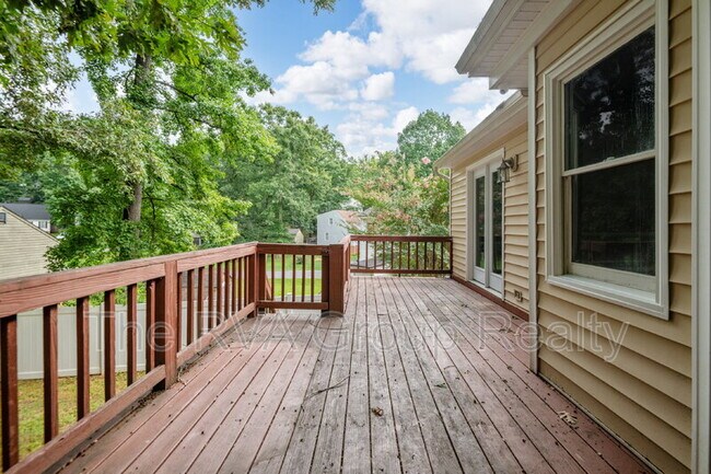 Building Photo - 4718 Mason Dale Dr
