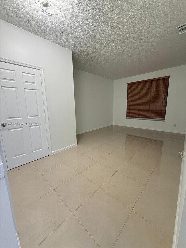 Building Photo - 2358 SW 177th Ave