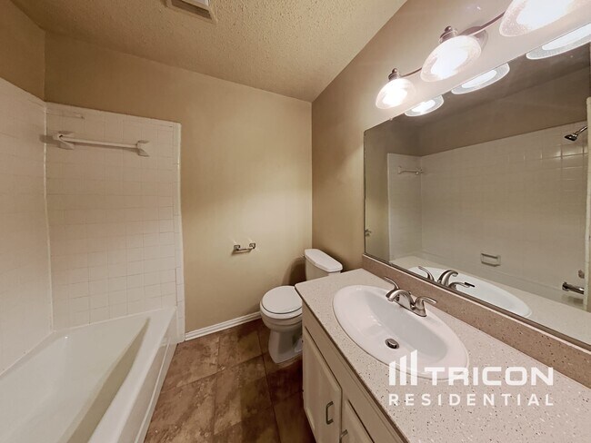 Building Photo - 6625 Fair Oaks Dr
