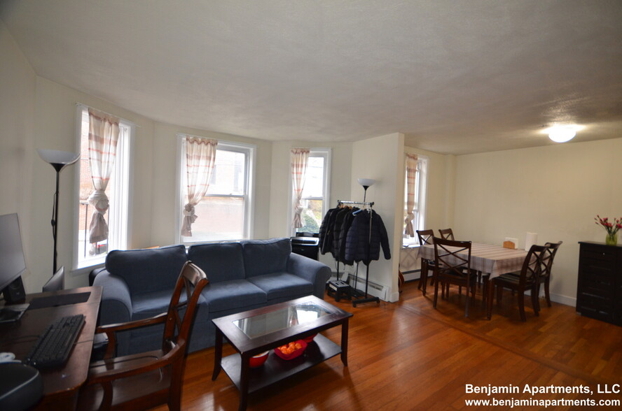 Building Photo - 316 Tappan St