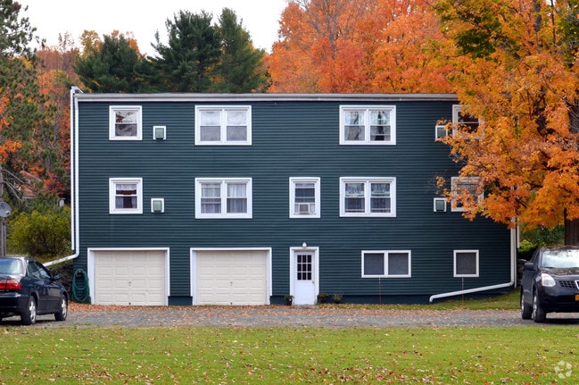 Building Photo - Charles Land Apartments