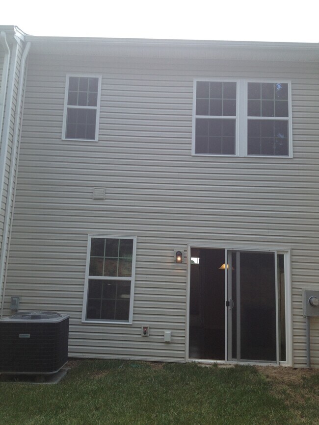 Building Photo - 3919 Beethoven Ct