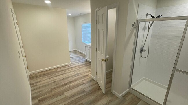 Building Photo - 3460 Bexley Dr